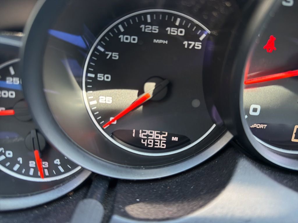 Used 2017 Porsche Cayenne Platinum Edition image 9