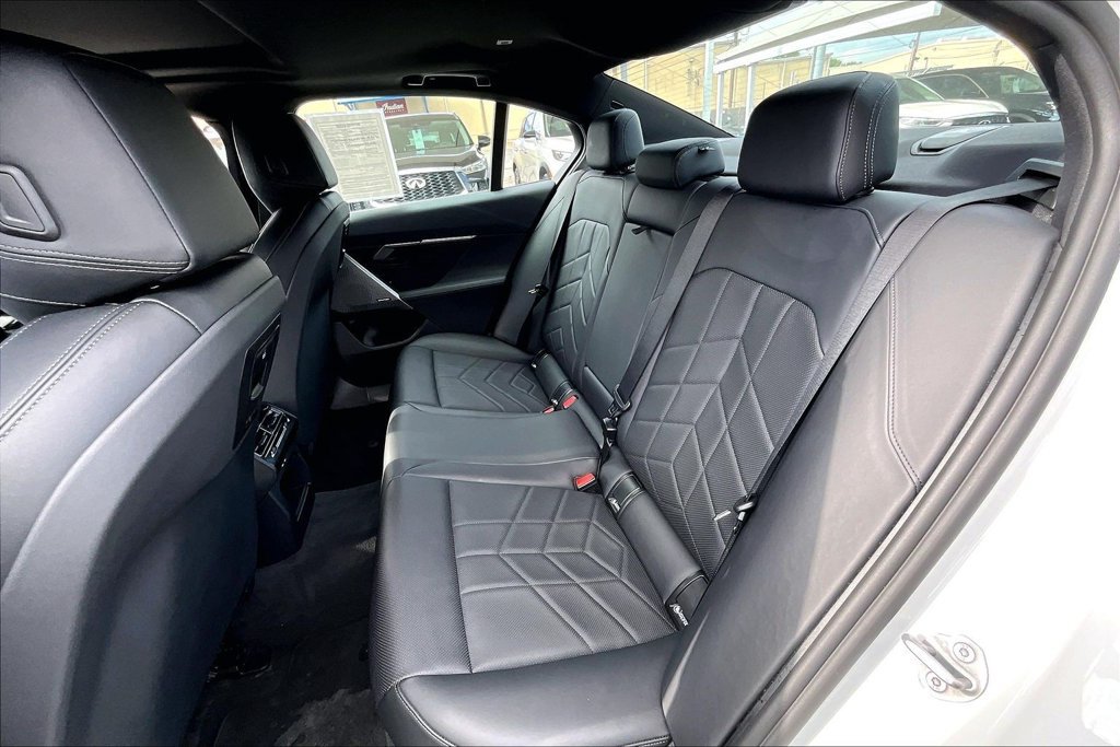 Used 2025 BMW 530i w/ Premium Package RWD image 37