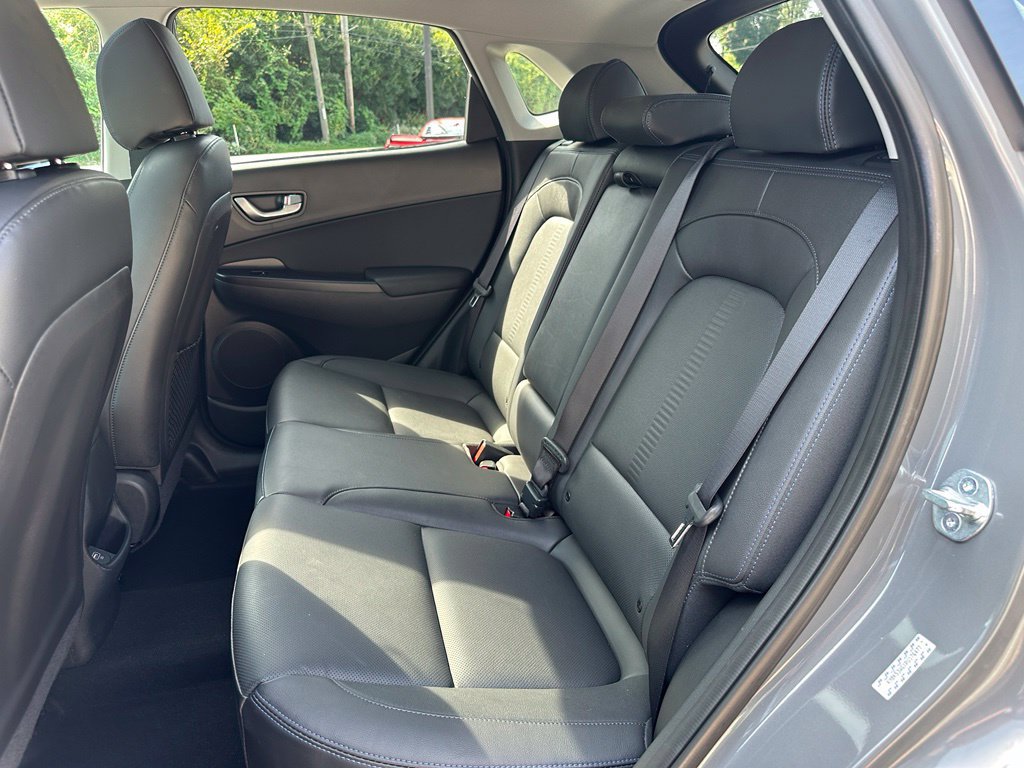 Used 2023 Hyundai Kona Limited FWD image 11