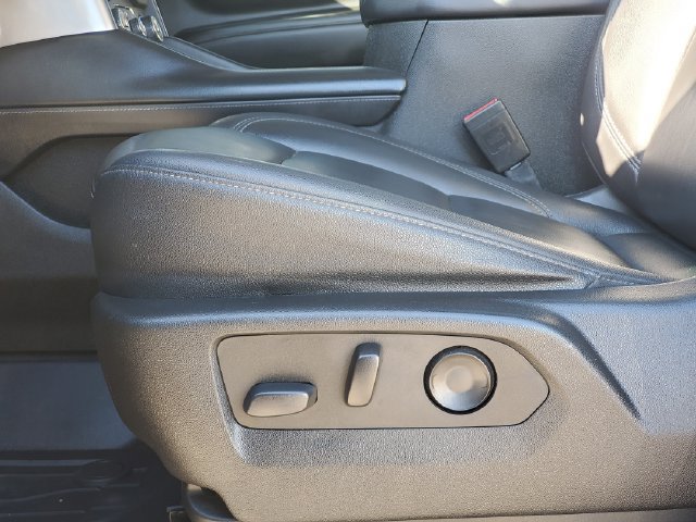 Used 2021 Chevrolet Suburban LT w/ LT Signature Package AWD/4WD image 7