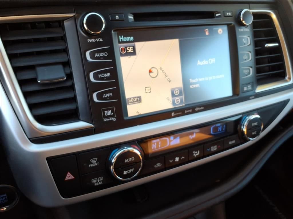 Used 2019 Toyota Highlander Limited Platinum image 32