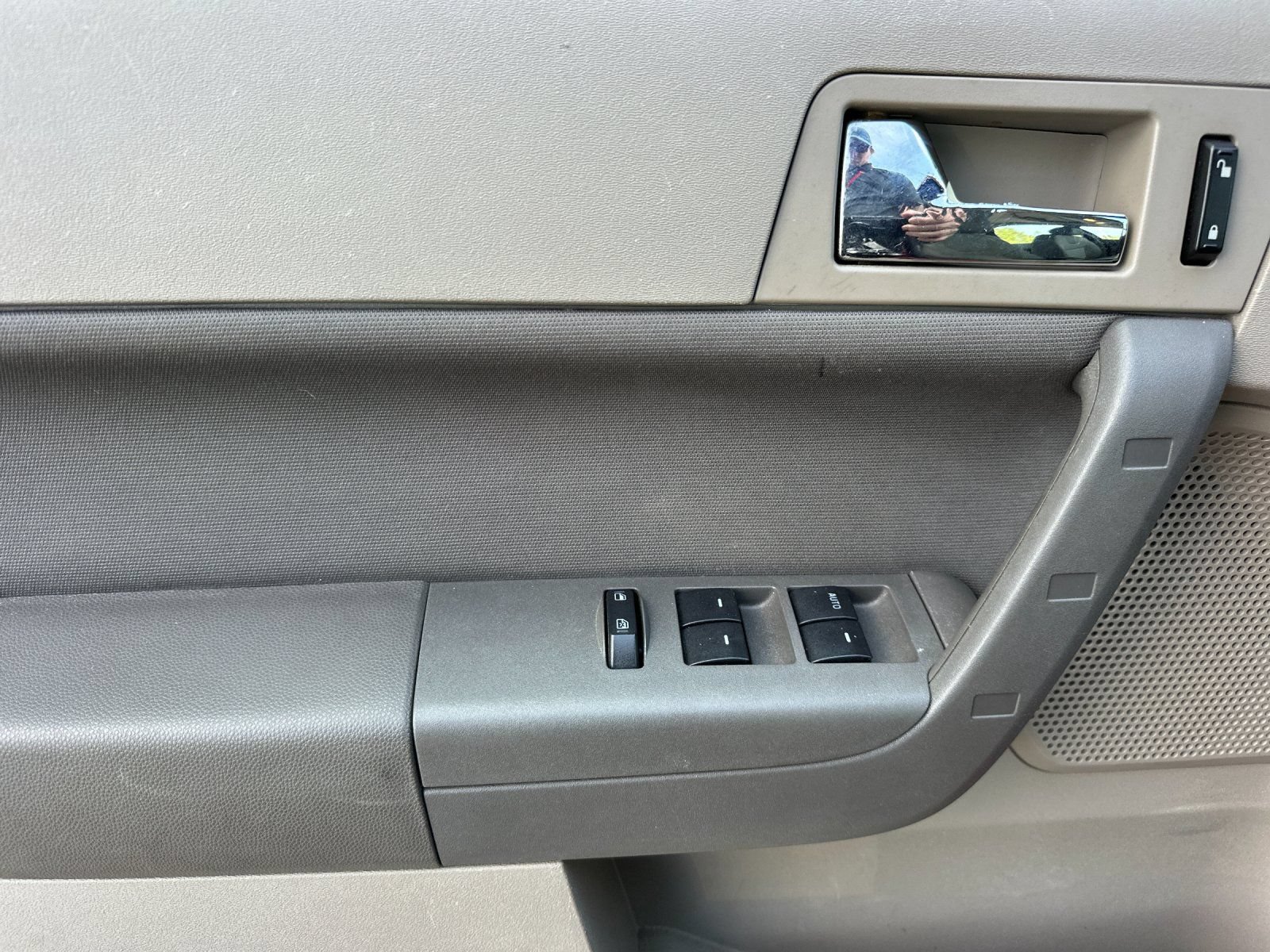 Used 2009 Ford Focus SES FWD image 10