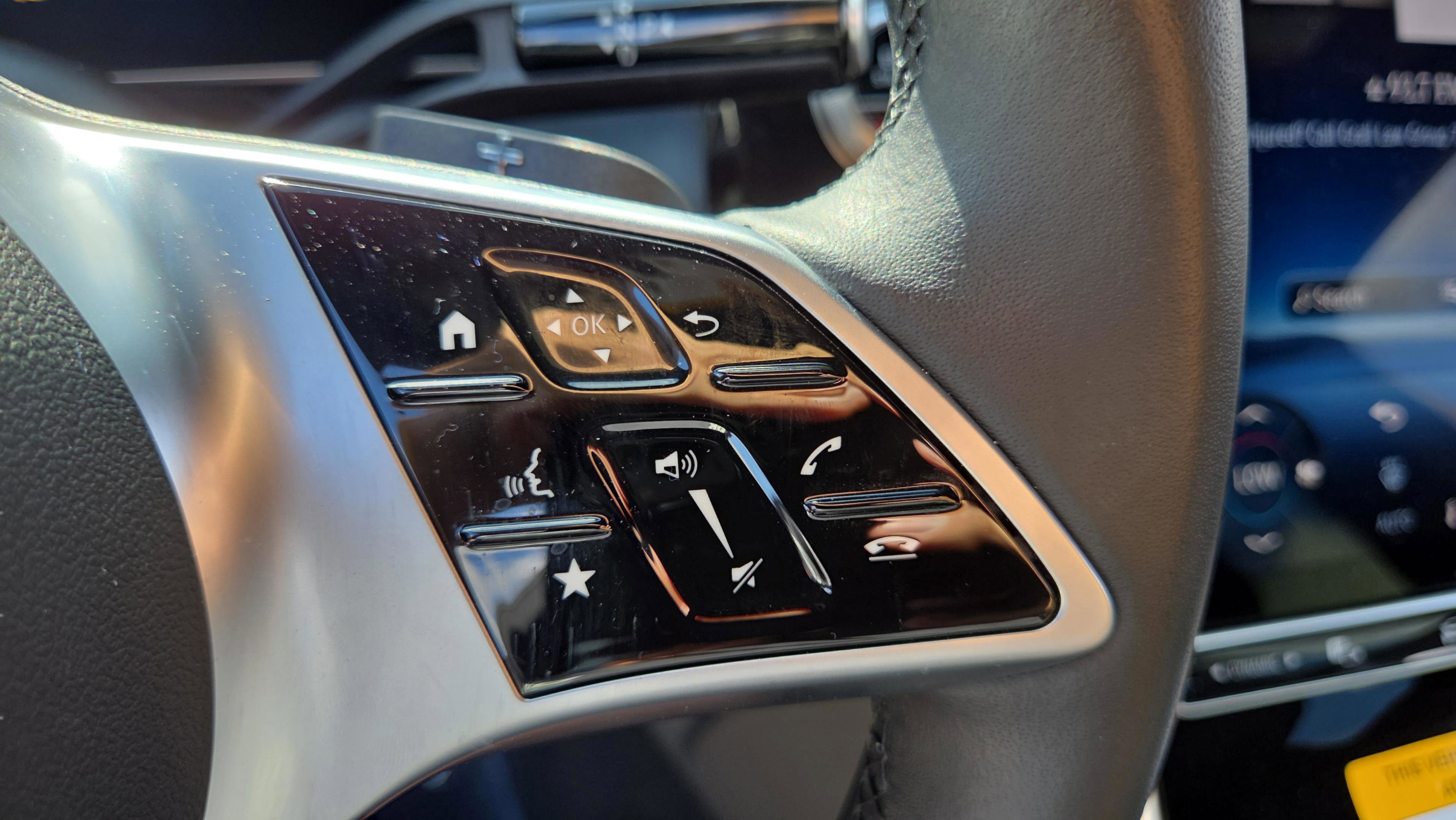 Used 2025 Mercedes-Benz GLC 300 image 13