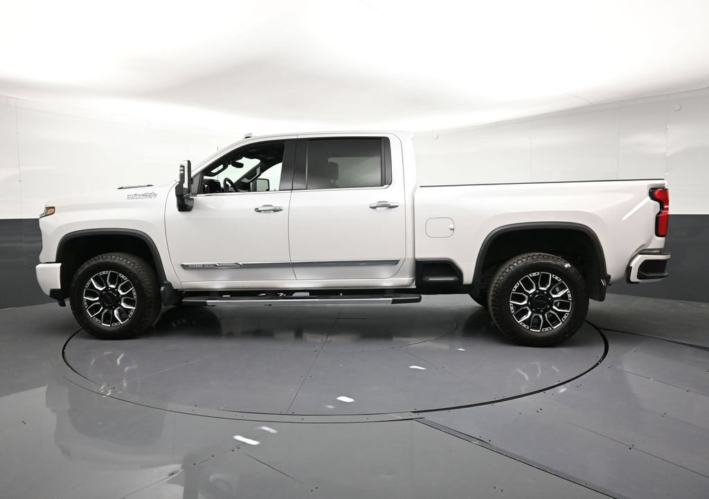 Certified 2025 Chevrolet Silverado 3500 High Country w/ High Country Premium Package AWD/4WD image 2