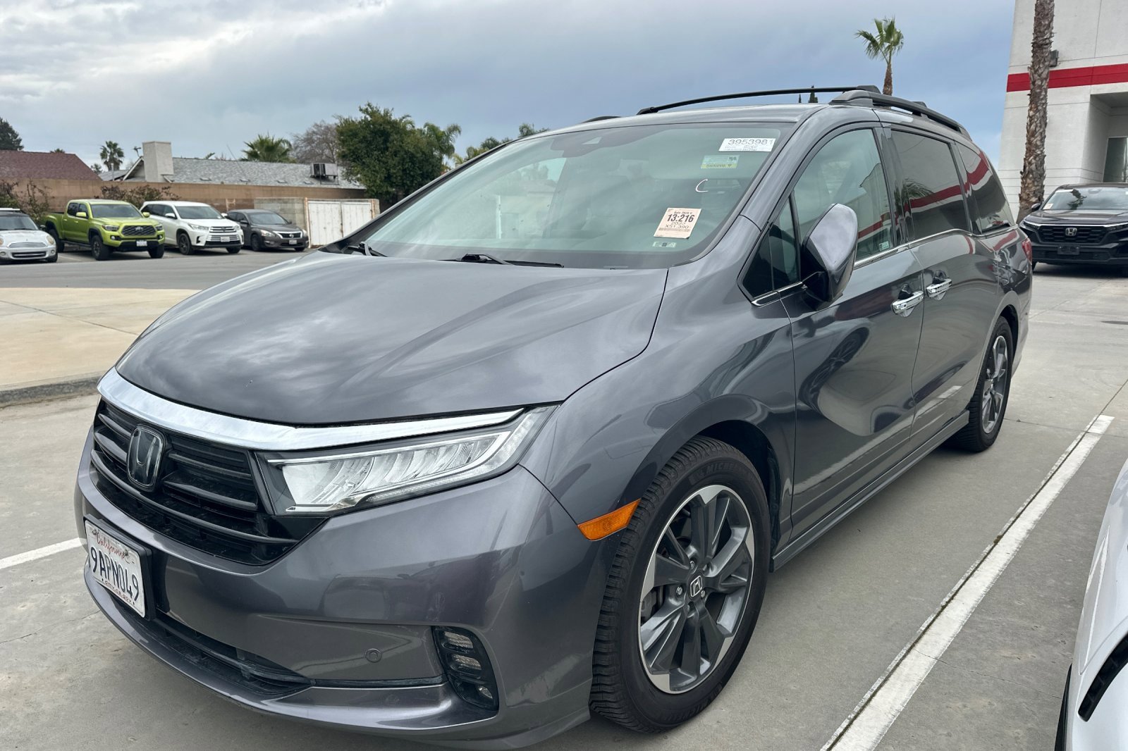 Used 2022 Honda Odyssey Elite image 2