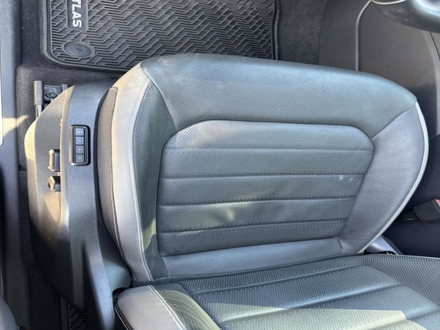 Used 2021 Volkswagen Atlas SEL Premium image 12