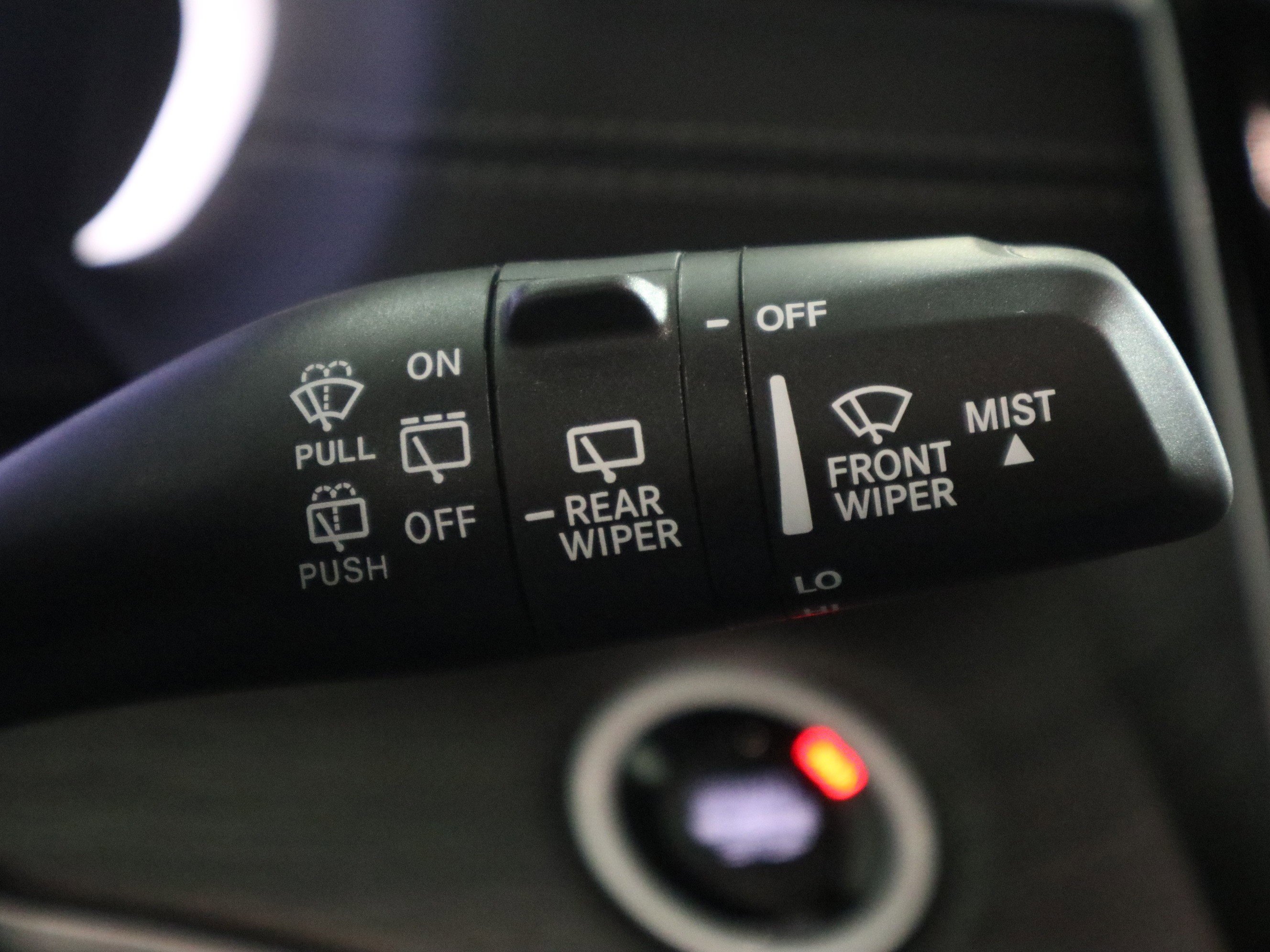 New 2025 Jeep Grand Cherokee Limited w/ Luxury Tech Group II image 31