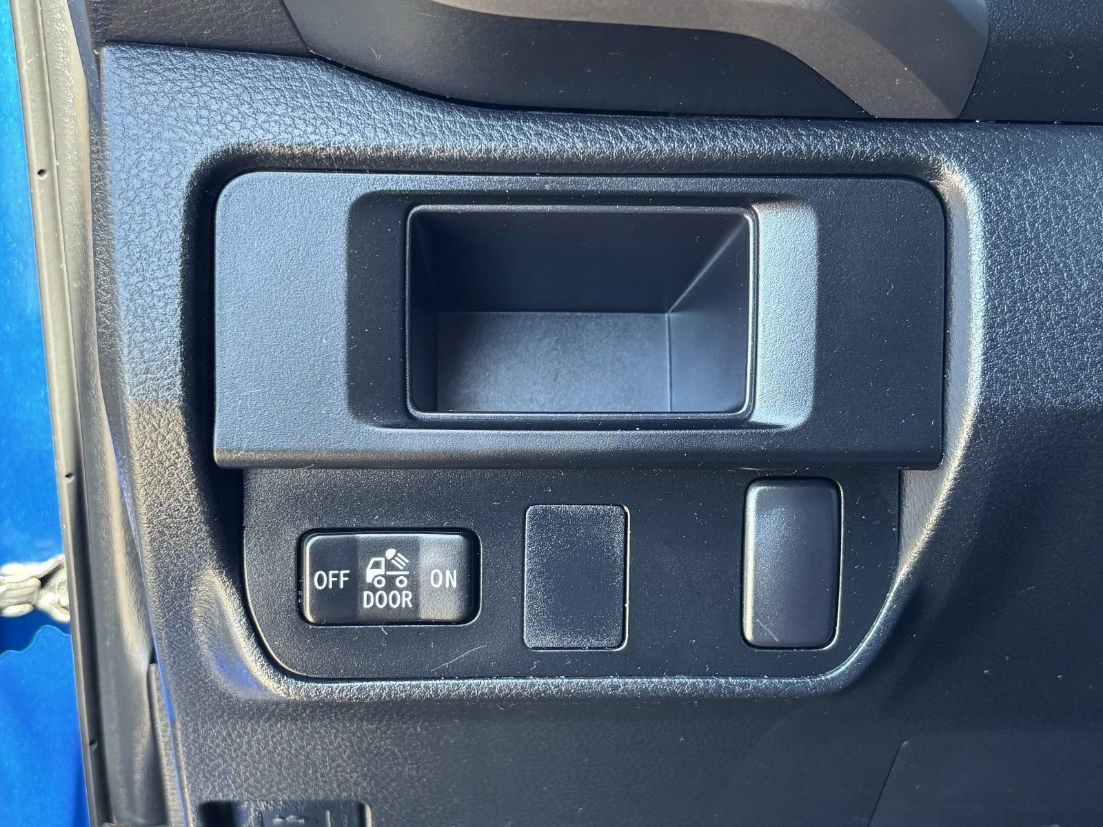 Used 2016 Toyota Tacoma SR5 w/ Towing Package RWD image 31