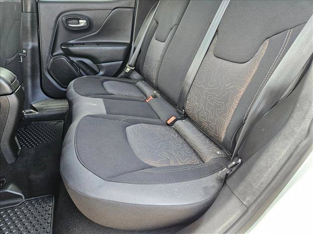 Used 2023 Jeep Renegade Latitude AWD/4WD image 17