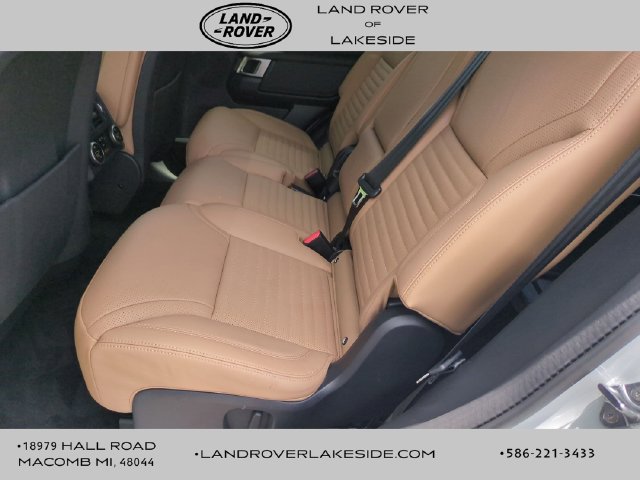 Used 2025 Land Rover Discovery Dynamic SE AWD/4WD image 15