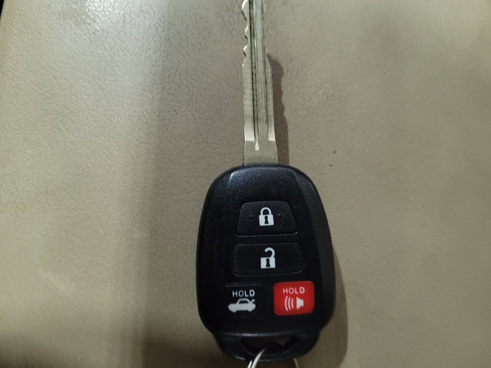 Used 2017 Toyota Camry LE FWD image 32