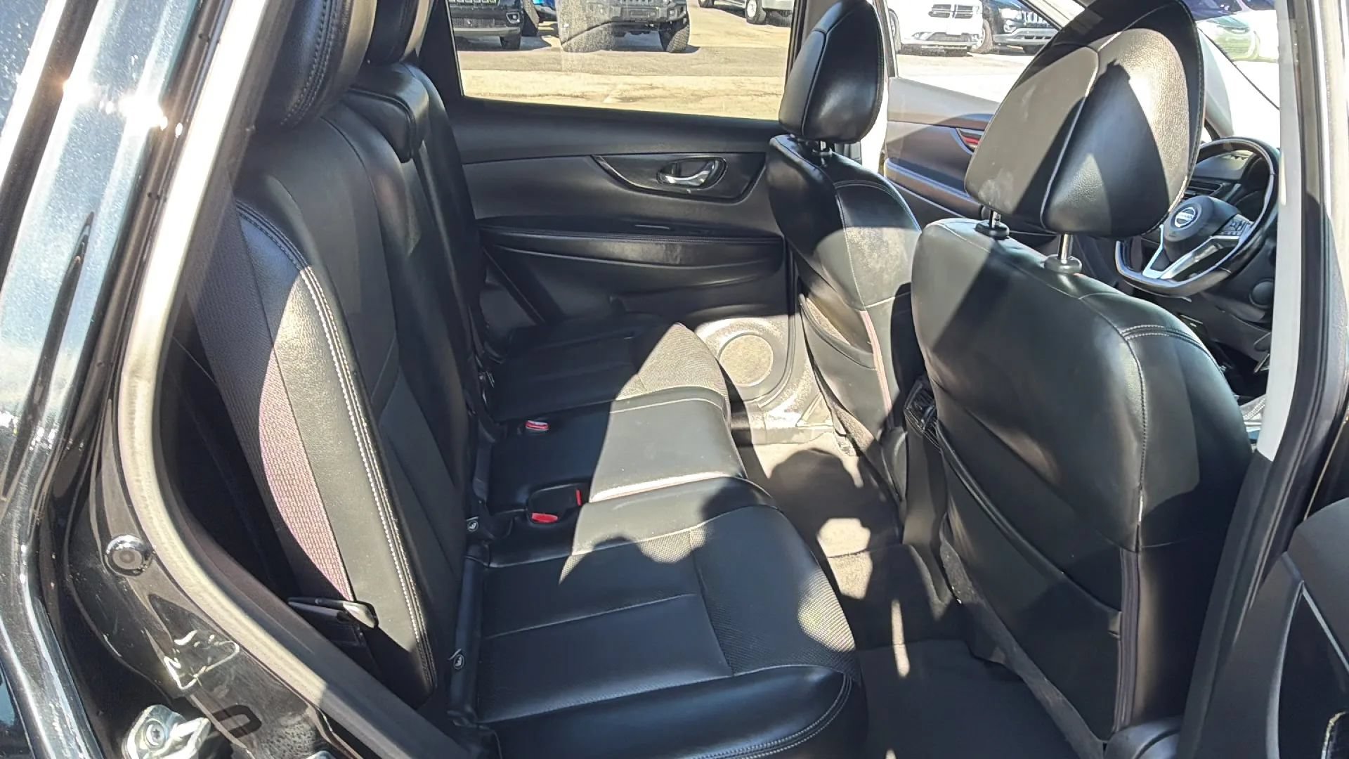 Used 2018 Nissan Rogue SL FWD image 35