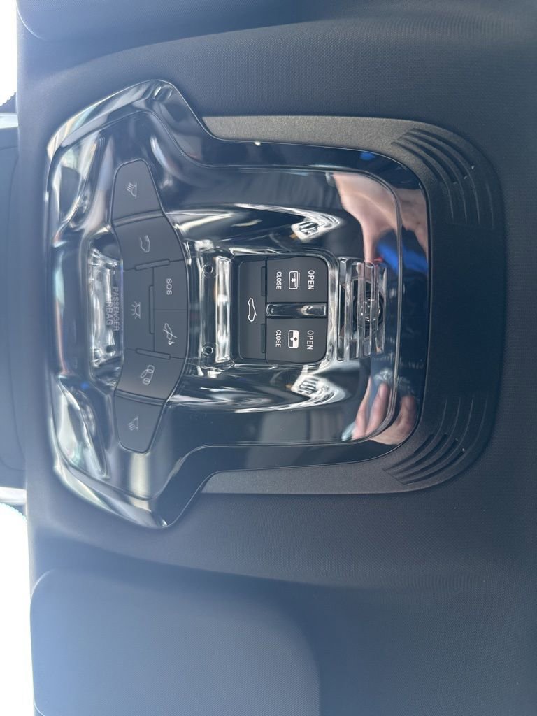 New 2025 Alfa Romeo Stelvio Sprint image 21