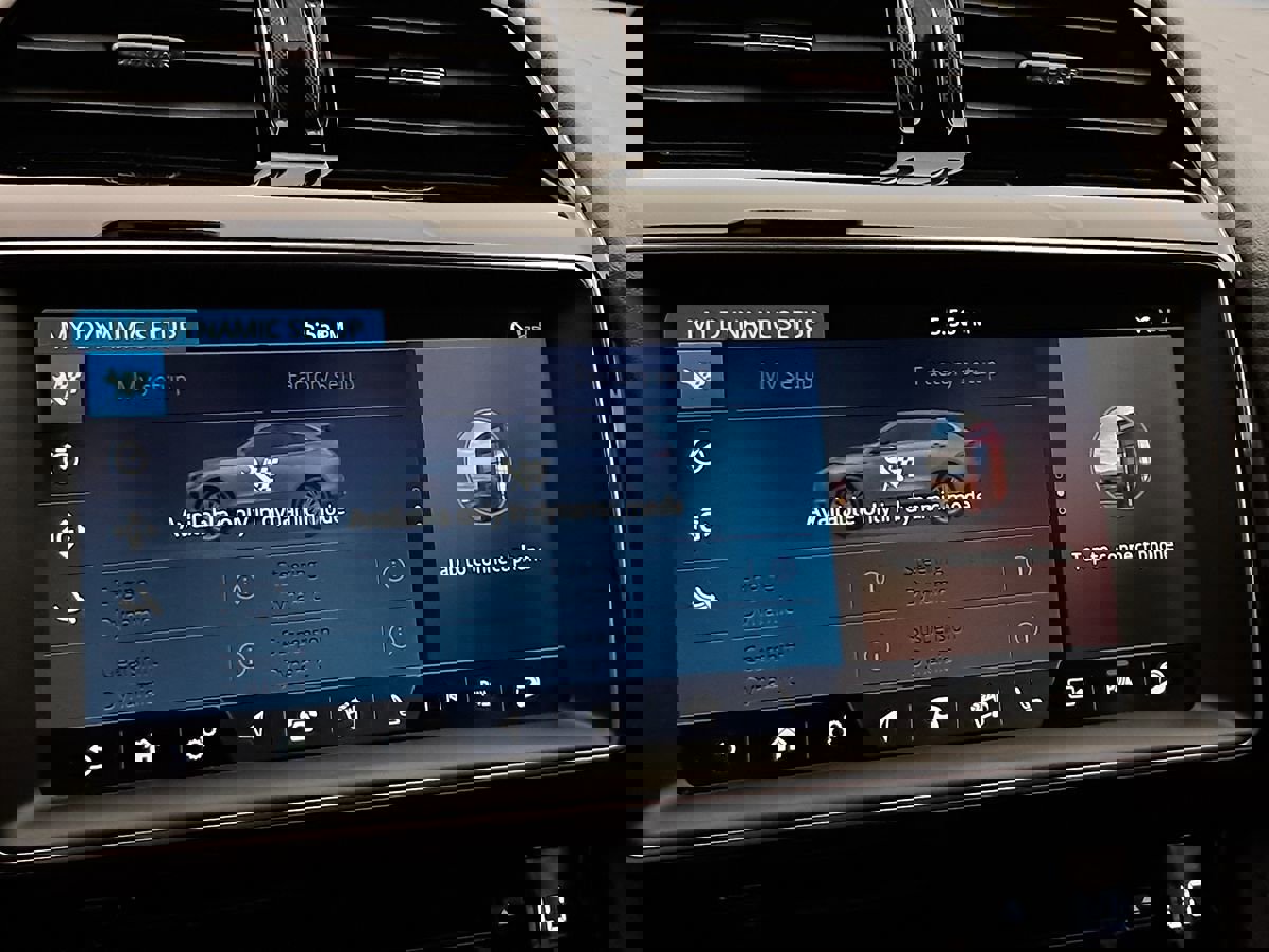 Used 2019 Jaguar F-PACE S image 28