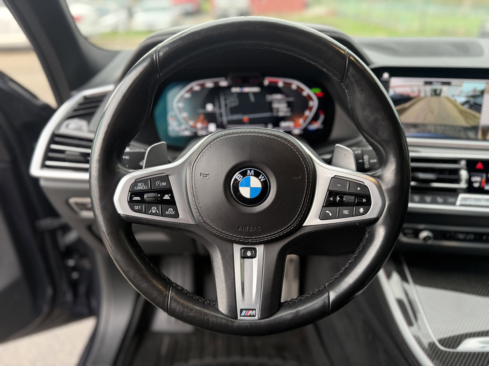Used 2022 BMW X5 M50i image 27