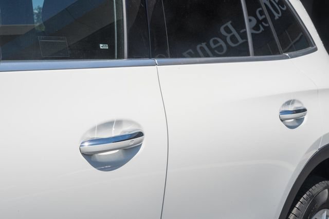 Certified 2025 Mercedes-Benz GLC 300 4MATIC w/ Driver Assistance Package image 16