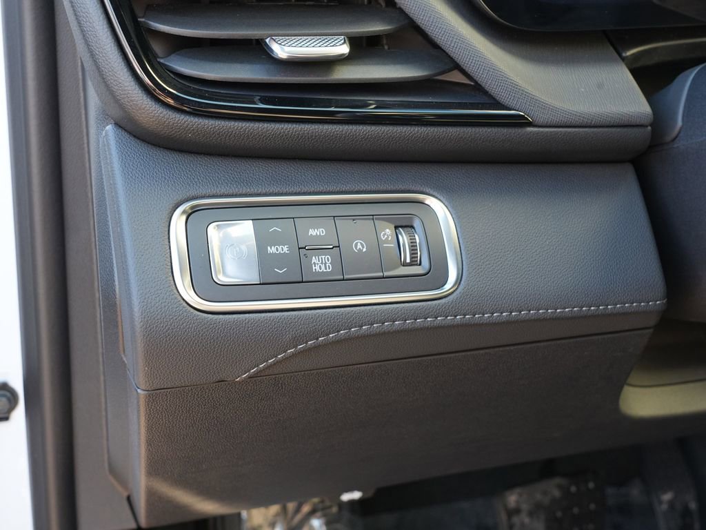 Used 2025 Buick Enclave Preferred image 17