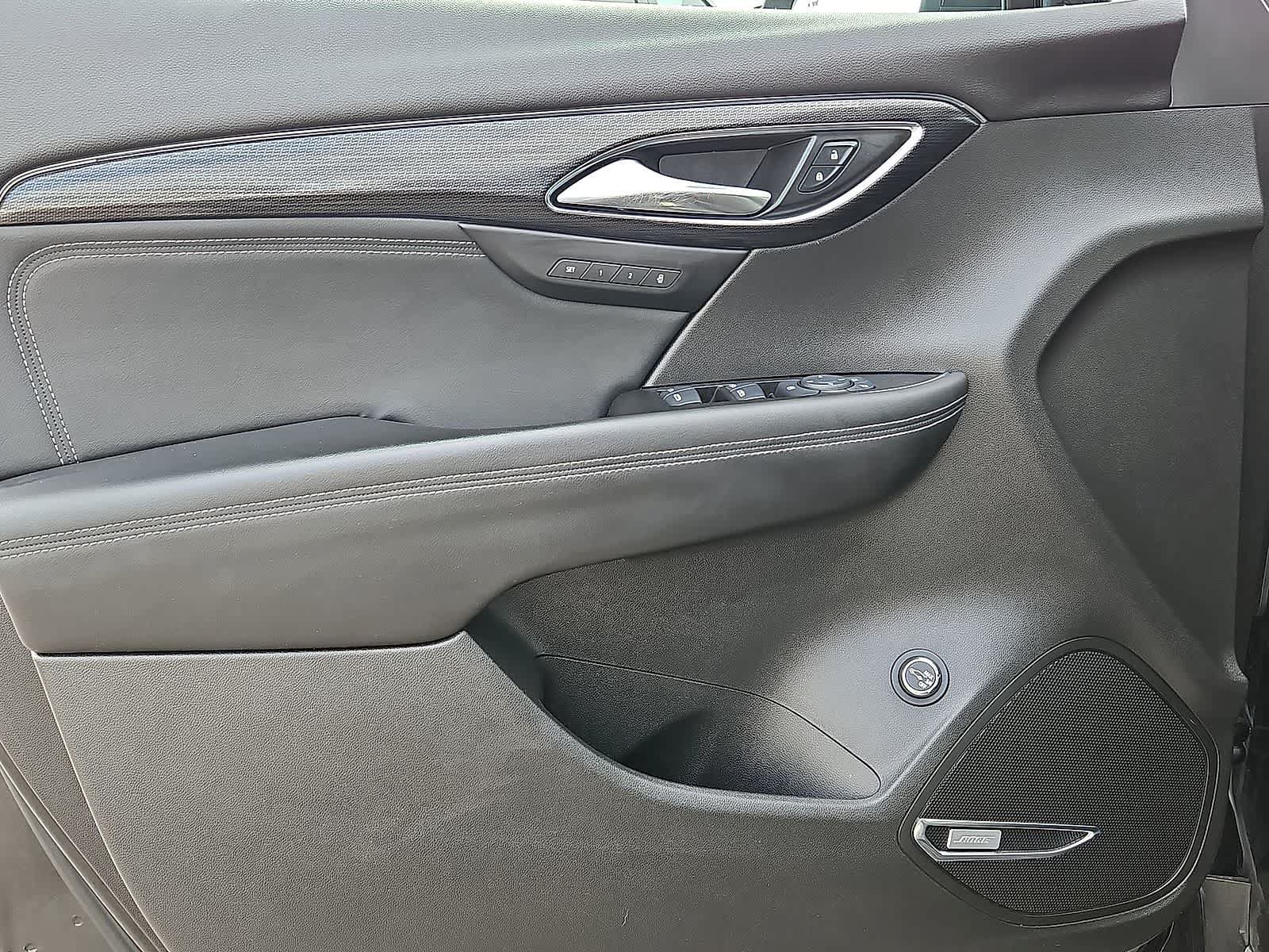Used 2022 Buick Envision Essence w/ Technology Package II FWD image 29