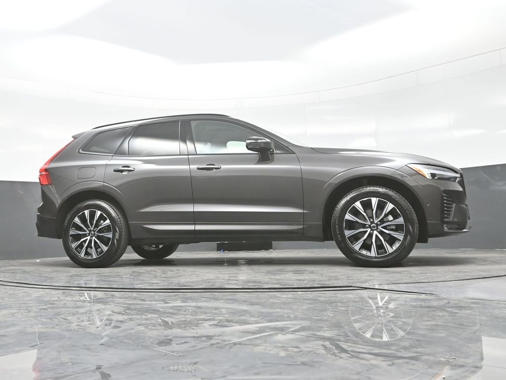 Used 2025 Volvo XC60 B5 Plus w/ Climate Package AWD/4WD image 29
