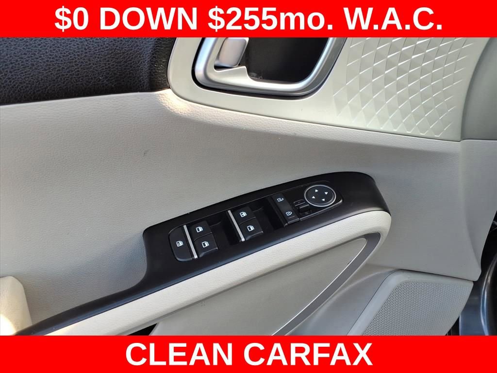 Used 2022 Kia Soul LX image 11