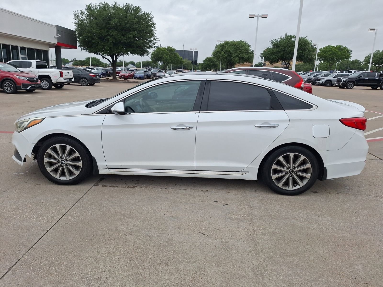 Used 2016 Hyundai Sonata Limited w/ Option Group 04 image 3