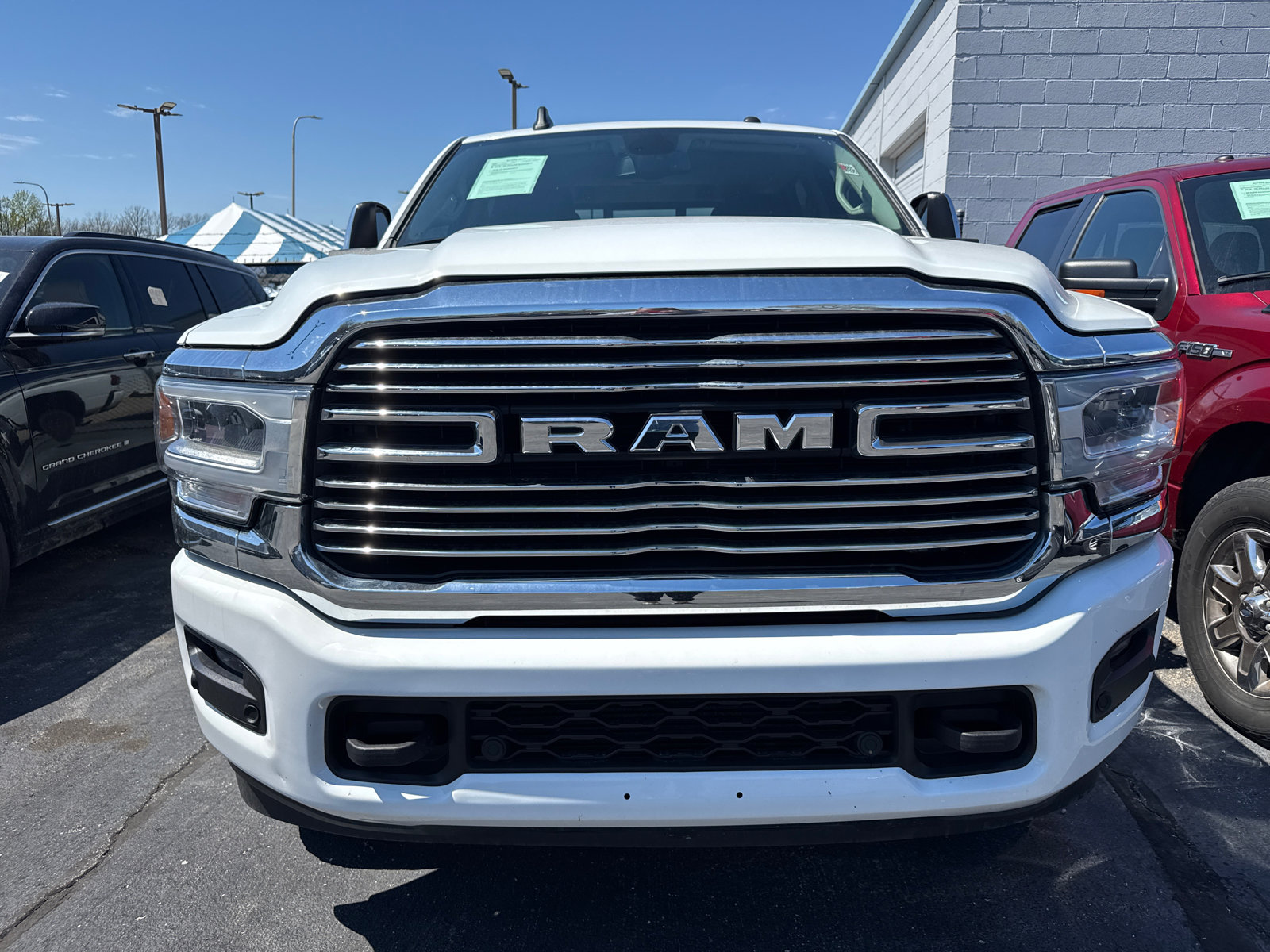 Used 2024 RAM 2500 Laramie AWD/4WD image 3