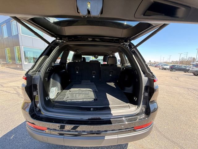 Used 2025 Jeep Grand Cherokee Altitude AWD/4WD image 28