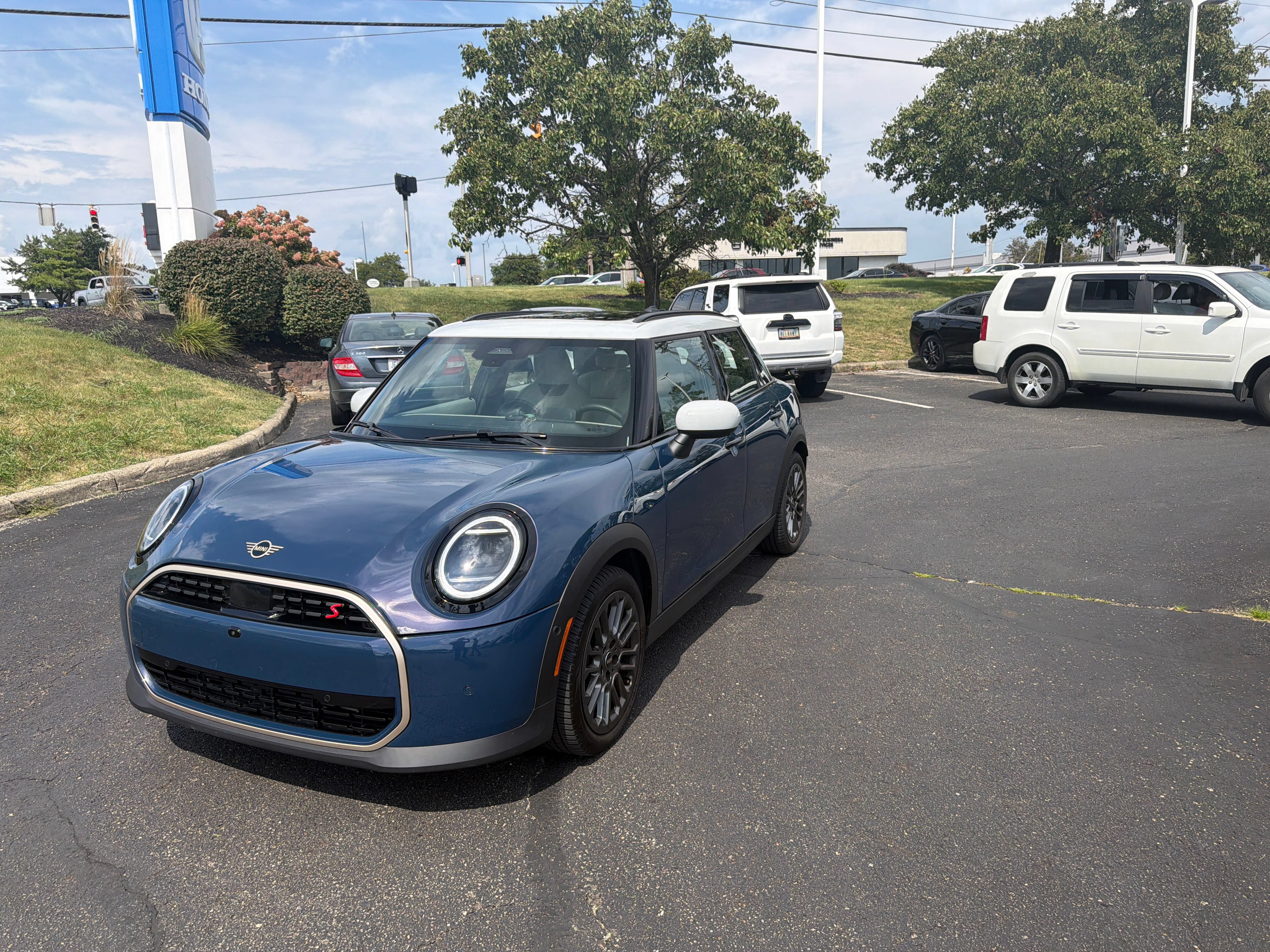 Used 2025 MINI Cooper S FWD image 8