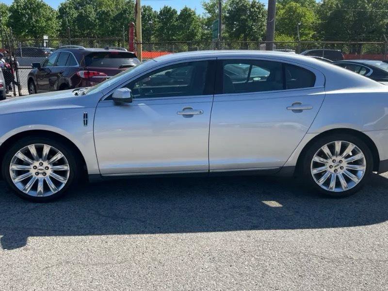 Used 2012 Lincoln MKS FWD image 2