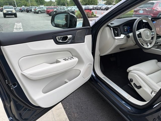 New 2027 Volvo XC60 B5 Ultra AWD/4WD image 11