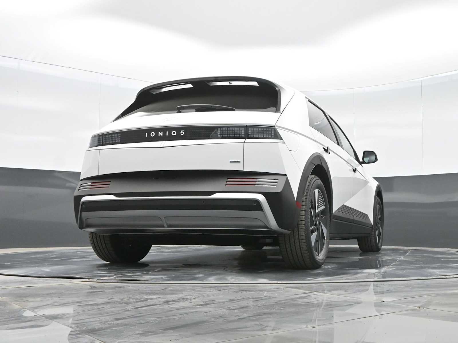 New 2025 Hyundai Ioniq 5 SE image 36