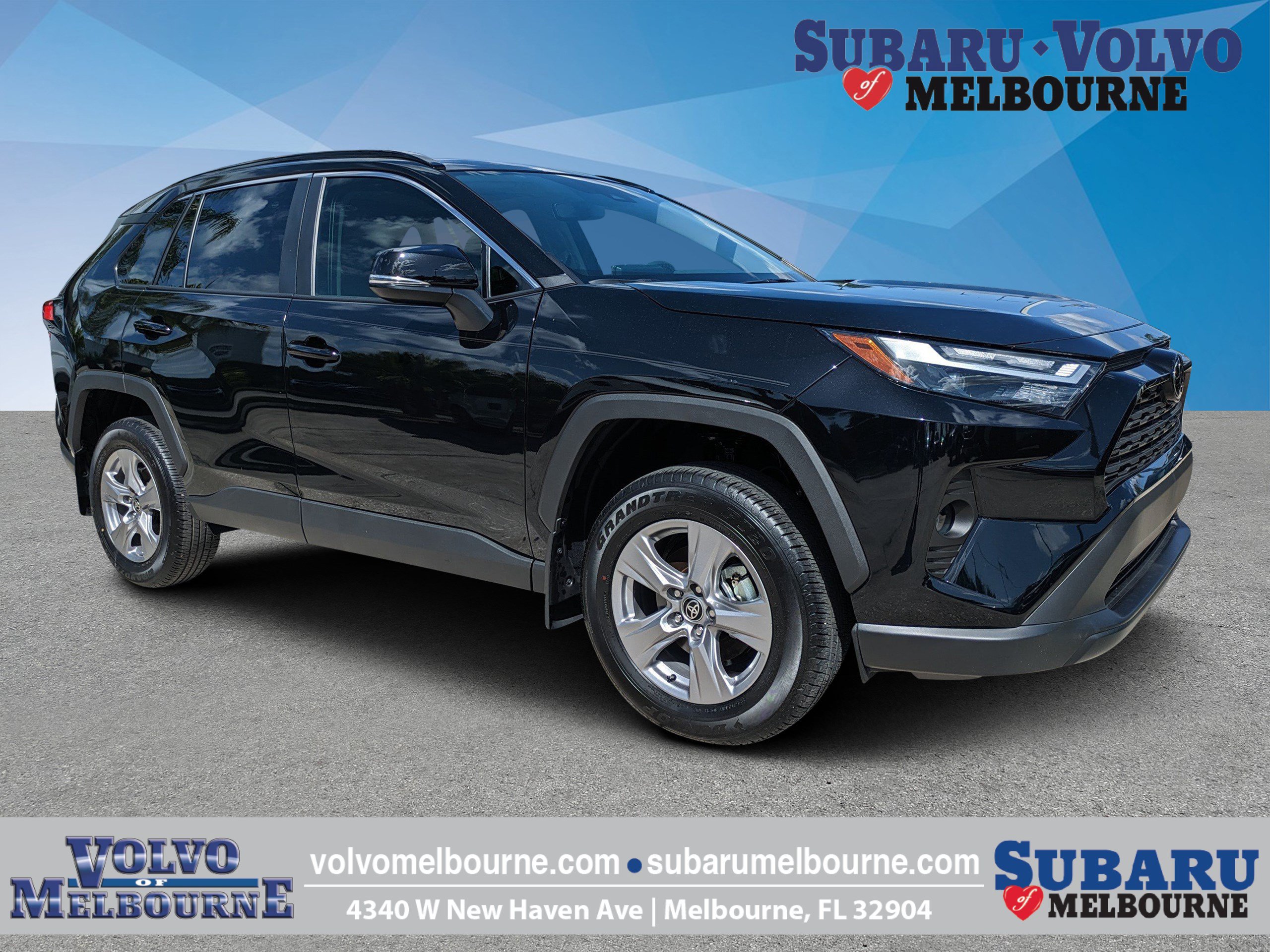 Used 2025 Toyota RAV4 XLE w/ Convenience Package FWD image 1