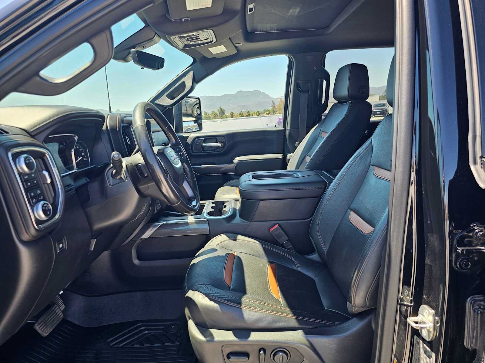 Used 2020 GMC Sierra 2500 AT4 w/ AT4 Premium Package AWD/4WD image 21
