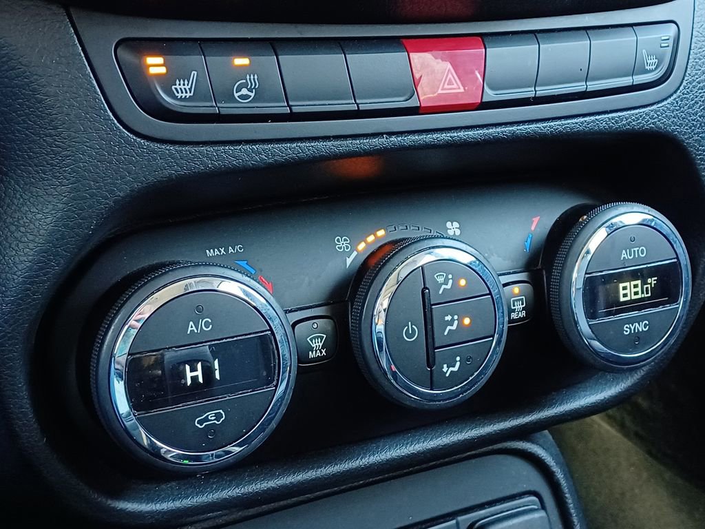 Used 2016 Jeep Renegade Limited AWD/4WD image 20
