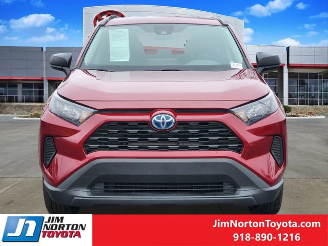 Used 2021 Toyota RAV4 LE image 2