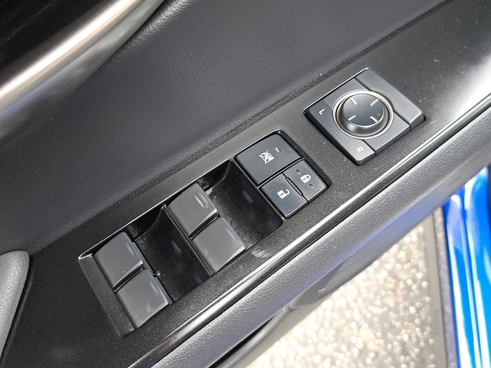 Used 2023 Lexus UX 250h F Sport w/ Accessory Package (Z2) FWD image 29