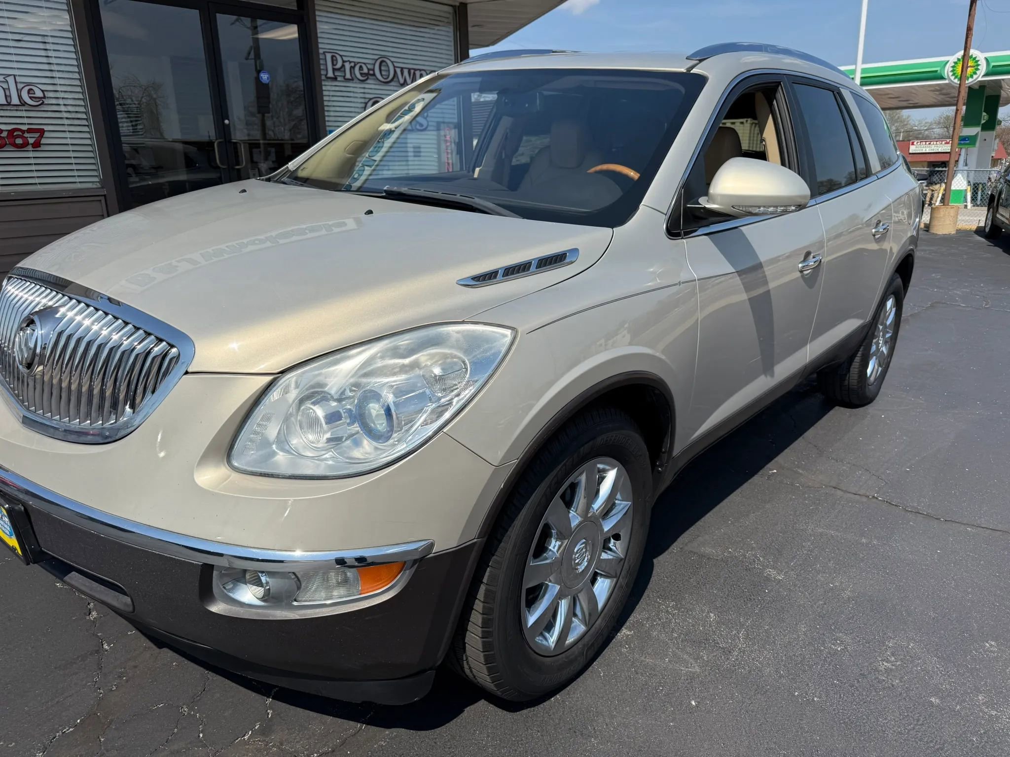 Used 2011 Buick Enclave CXL FWD image 3