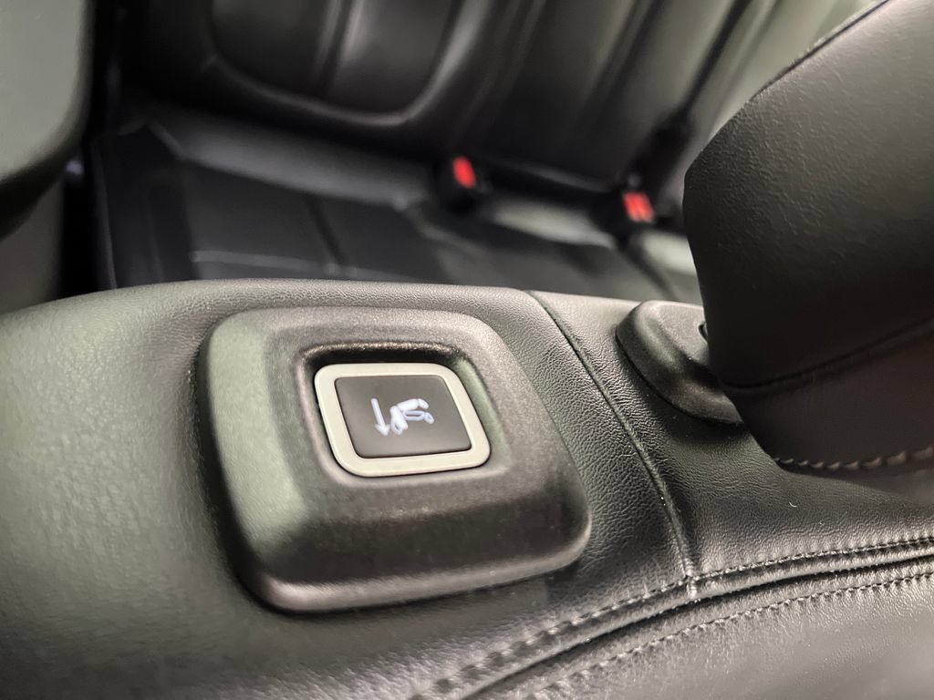 Used 2024 Jeep Wagoneer Series II w/ Flexible Seating Group AWD/4WD image 25
