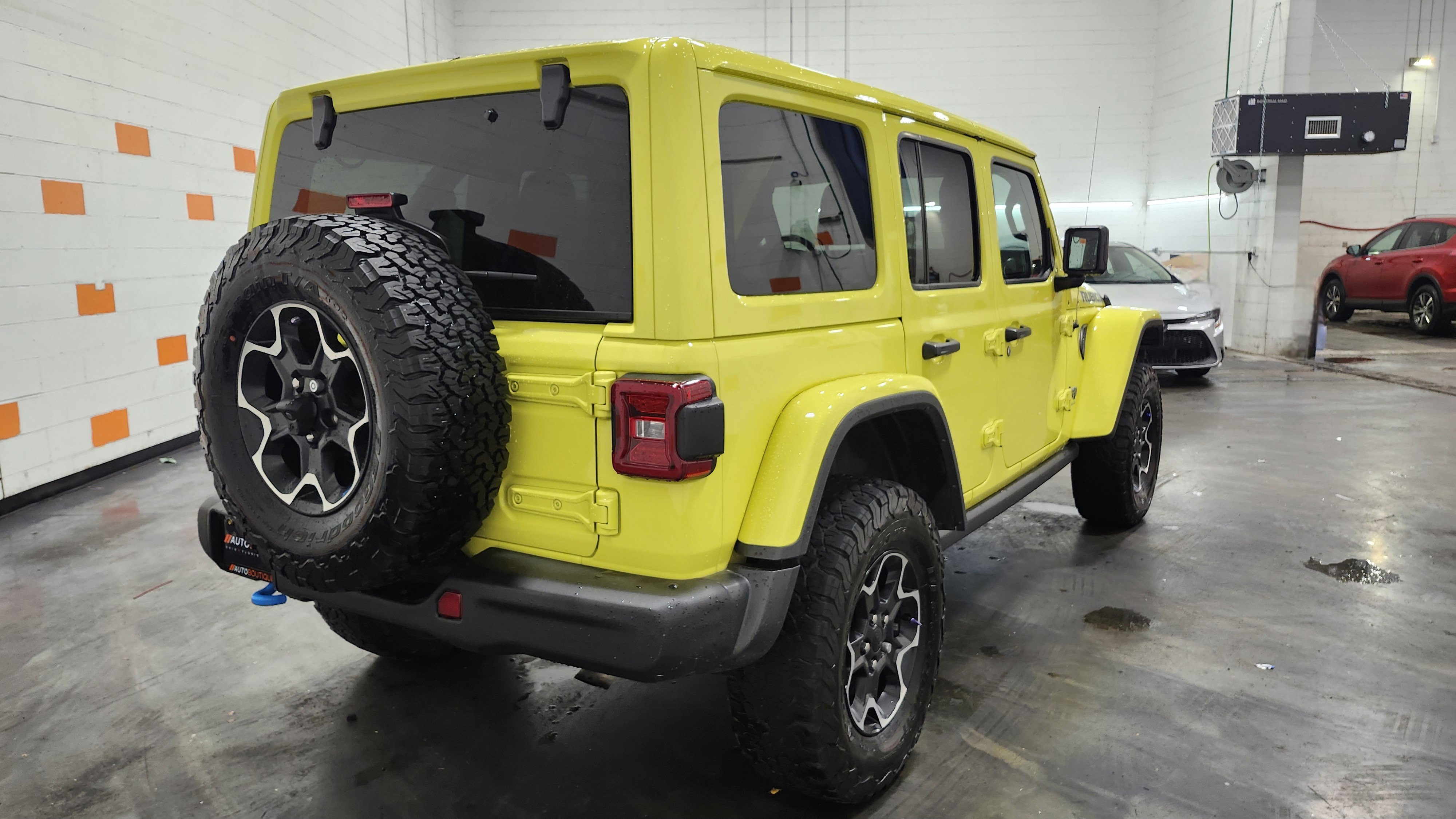 Used 2023 Jeep Wrangler Unlimited Rubicon 4xe w/ Steel Bumper Group image 20