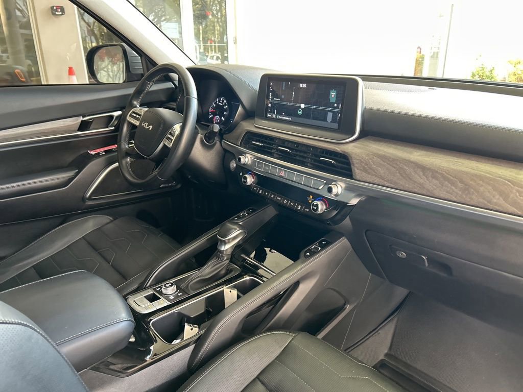 Used 2022 Kia Telluride SX w/ SX Prestige Package image 21