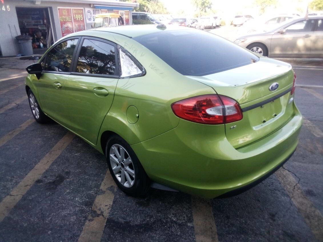 Used 2011 Ford Fiesta SE w/ 203A Rapid Spec Order Code image 4