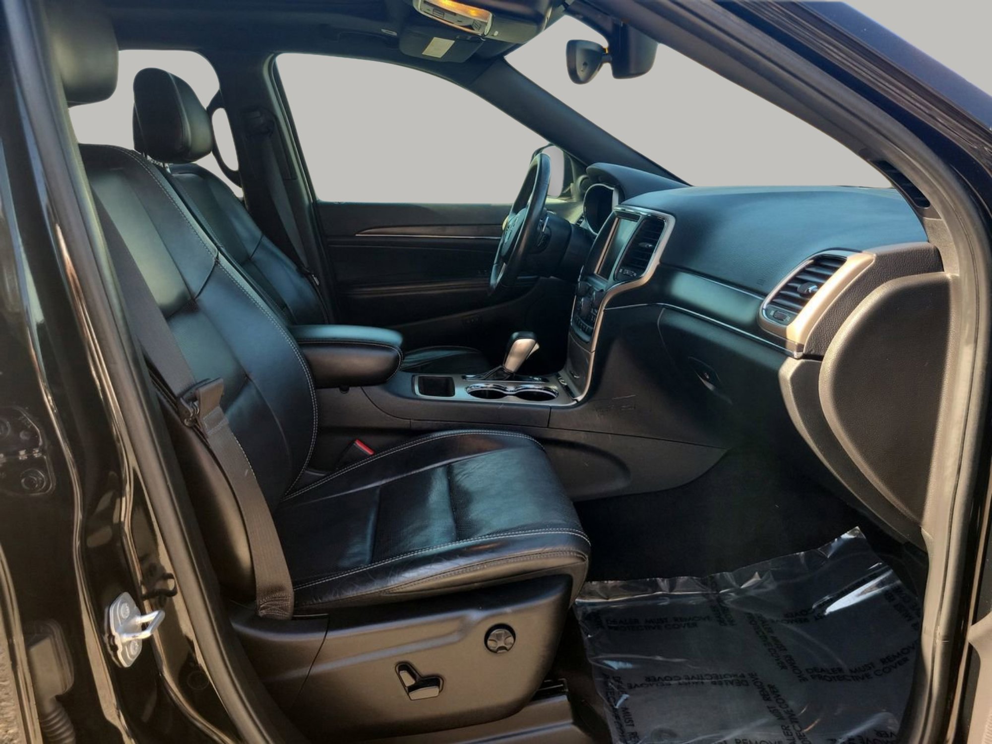 Used 2017 Jeep Grand Cherokee Limited w/ Luxury Group II image 12