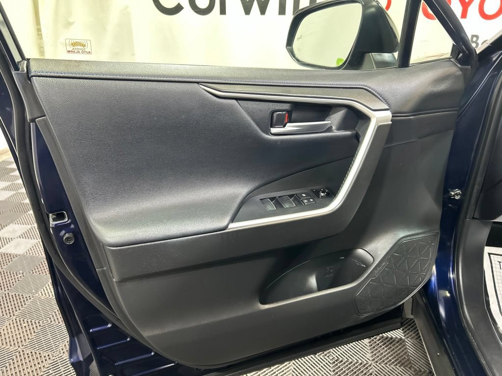 Used 2020 Toyota RAV4 XSE AWD/4WD image 22