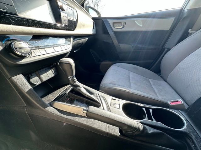 Used 2015 Toyota Corolla LE FWD image 15