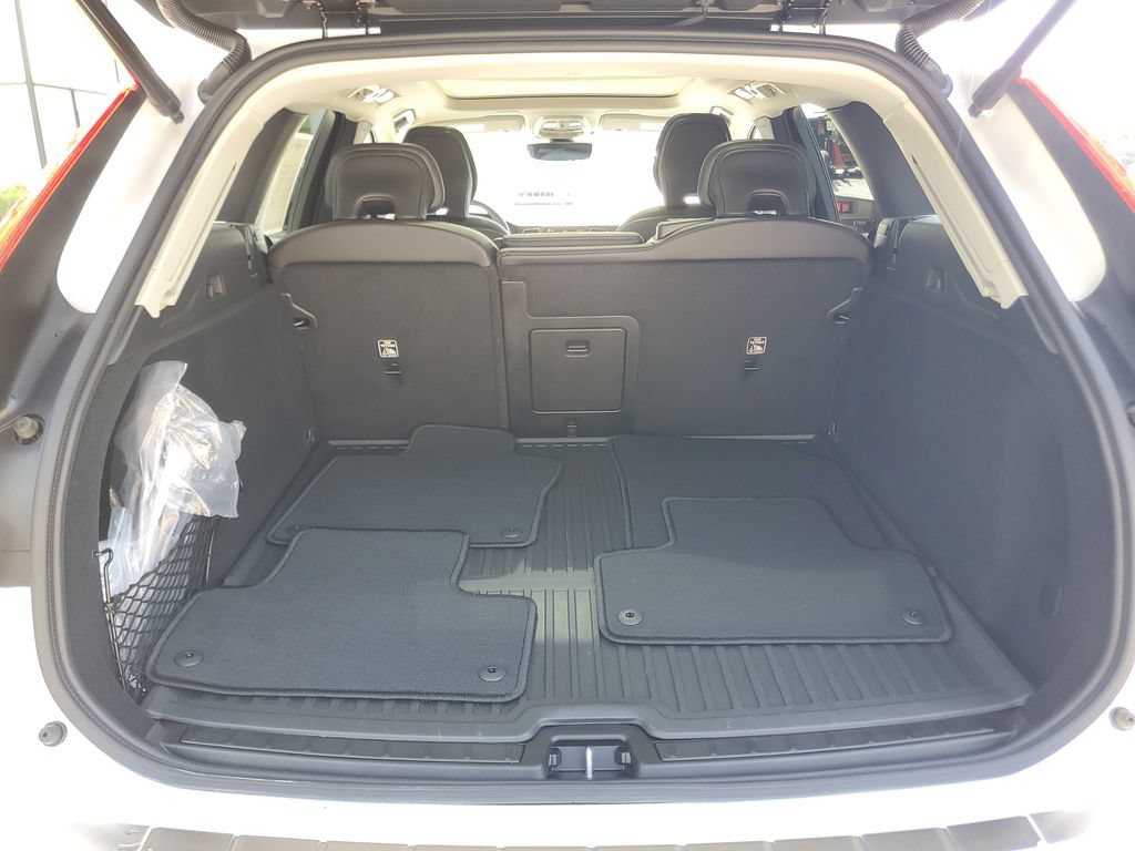 Used 2024 Volvo XC60 T8 Core w/ Protection Package Premier AWD/4WD image 9