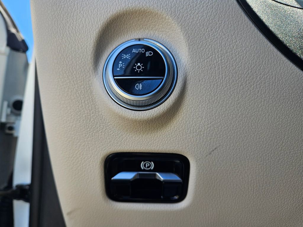 Certified 2022 Mercedes-Benz C 300 4MATIC Sedan image 21