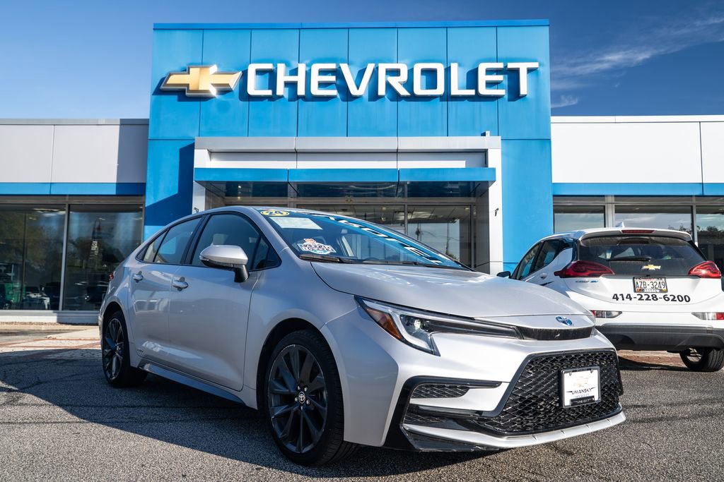 Used 2024 Toyota Corolla SE image 1