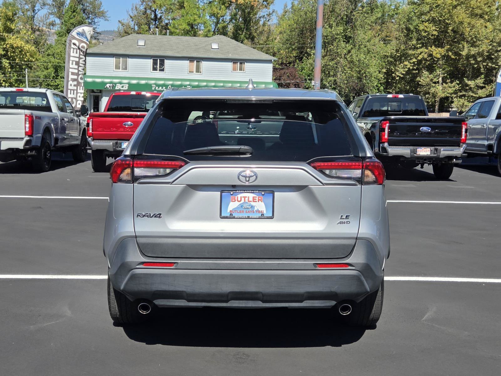 Used 2025 Toyota RAV4 LE AWD/4WD image 6