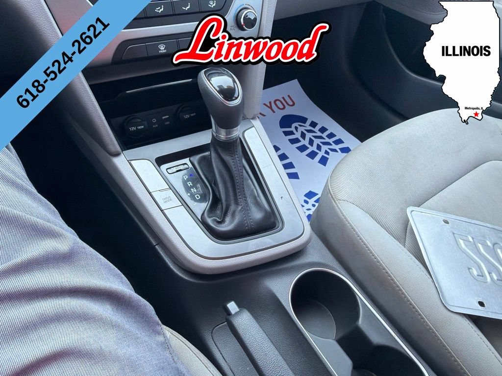 Used 2017 Hyundai Elantra SE FWD image 15