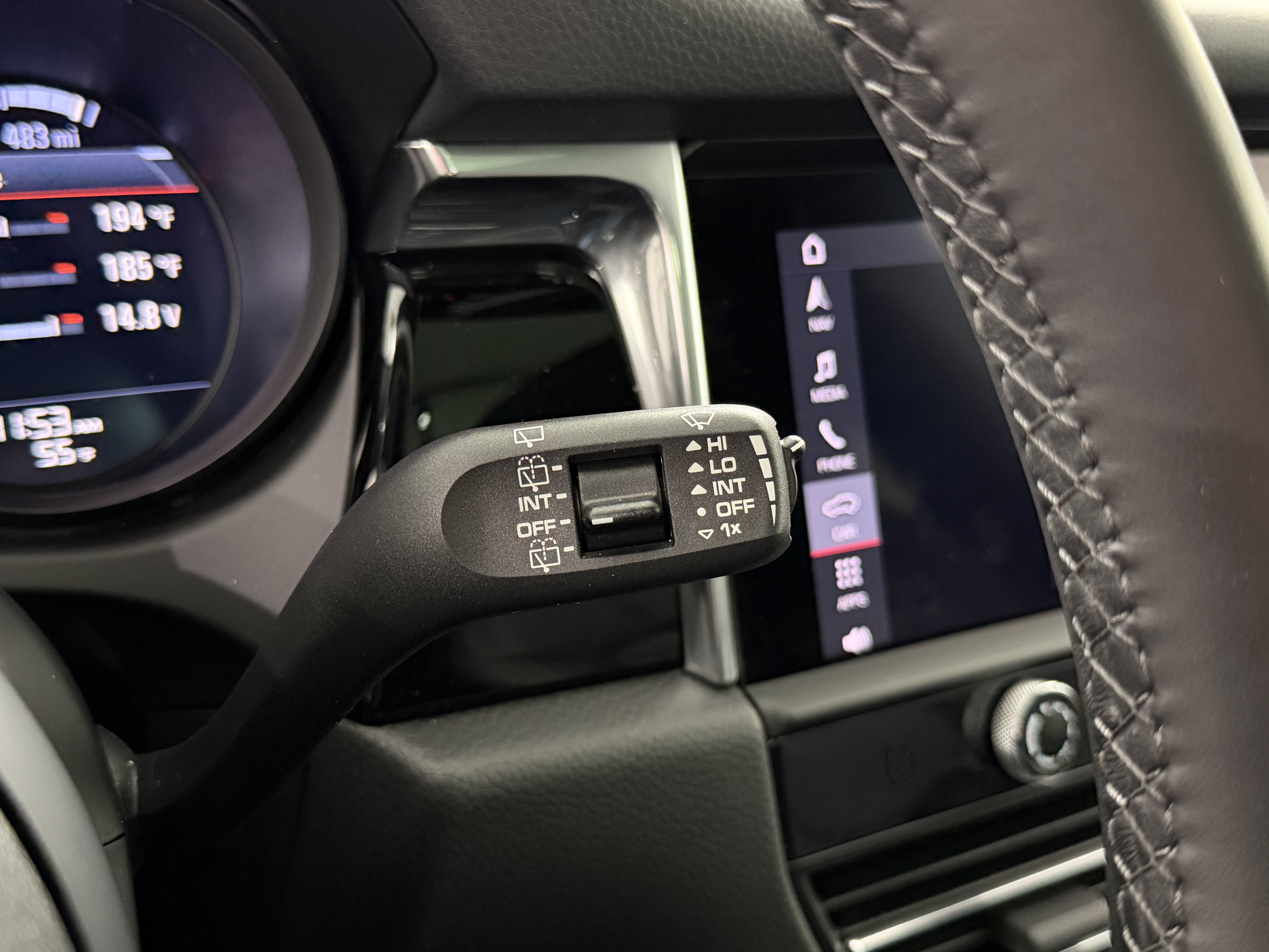 Certified 2025 Porsche Macan AWD/4WD image 50